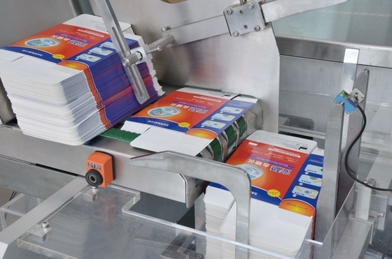 120 sztuk / min Farmaceutyczna maszyna do pakowania w kartony 4-krotna maszyna do pakowania w tuby