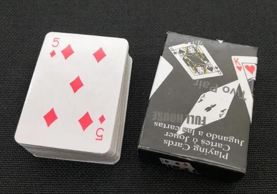 Wielofunkcyjna automatyczna maszyna do pakowania Poker Herb Tea Condom Wrapping