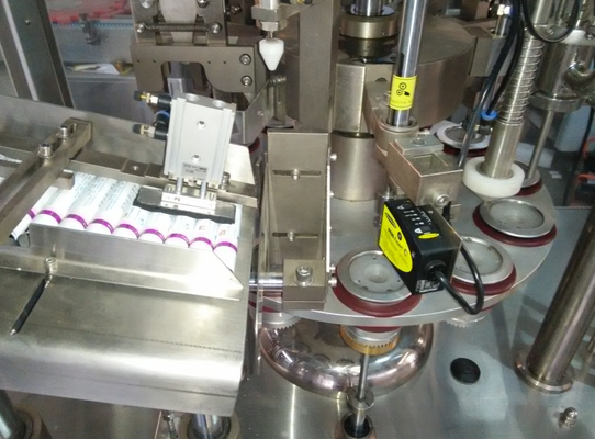 Aluminiowa maszyna do napełniania i zamykania tubek pasty do zębów Plastik 40 / min 200 ml