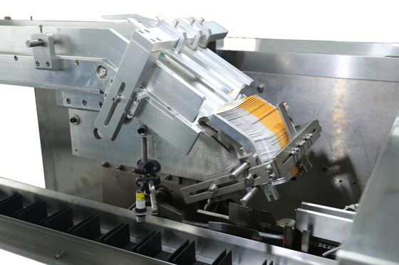Szybkie pakowanie małych pudełek Ciągła automatyczna pionowa maszyna do pakowania w kartony