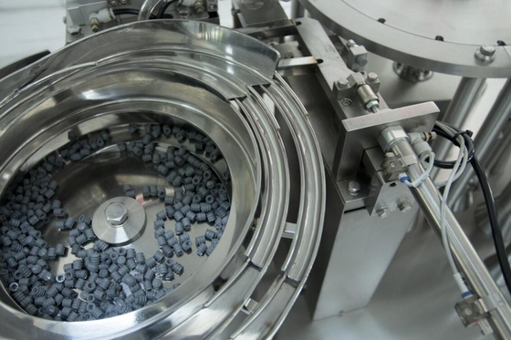 Automatyczna maszyna do napełniania strzykawek 0,5-10 ml, dokładność ± 1-2%, 1200-1600p/h, 380V/220V 50-60Hz