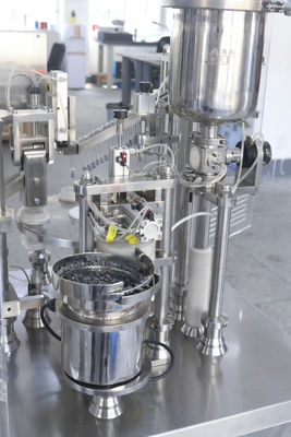 Maszyna do napełniania ampułkowanych strzykawek optymalizująca linię produkcyjną GMP / CE Standard