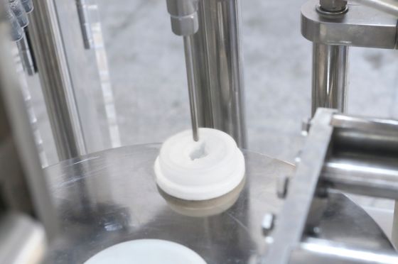 Maszyna do napełniania strzykawki do wstrzykiwań wypełniona wstępnie do wkładu stomatologicznego Maszyna do napełniania i uszczelniania płynnym żelem