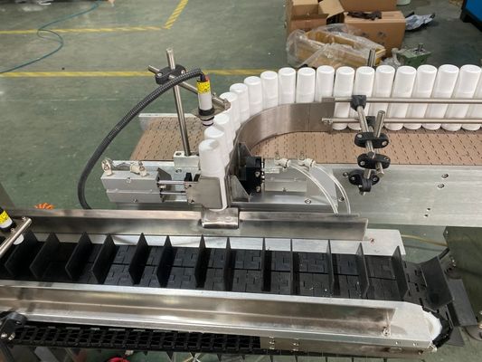 Maszyna do pakowania kartonów na butelki perfum