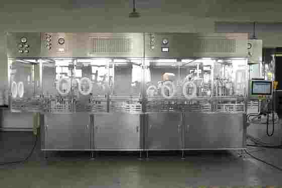 Automatyczna napełniarka strzykawek farmaceutycznych GMP z tworzywa sztucznego o dużej wydajności