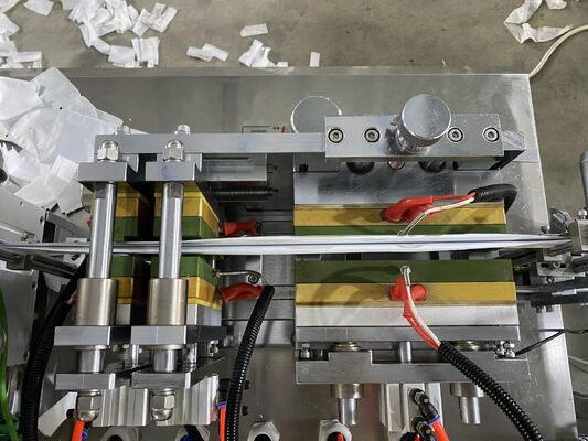 Wysokiej prędkości pojedynczy worek mokre wycieraczki Packing Machine Cztery strony uszczelnienia Alcohol Prep Pad Packing Machine