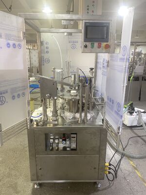 Maszyna do napełniania ampułkowanych strzykawek optymalizująca linię produkcyjną GMP / CE Standard